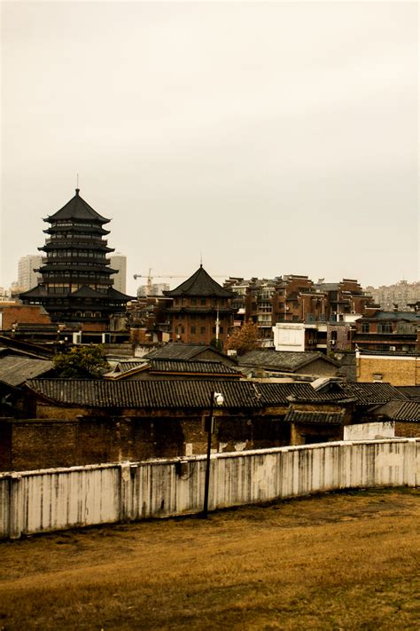 Bulding with Pagoda Roof at Sunrise · Free Stock Photo