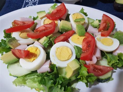 Ensalada Con Huevo Comidas Nutritivas Y Saludables Comida Saludable