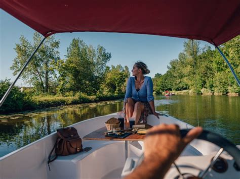 Avec Les P Tits Bateaux Visitez Rennes Autrement Office De Tourisme
