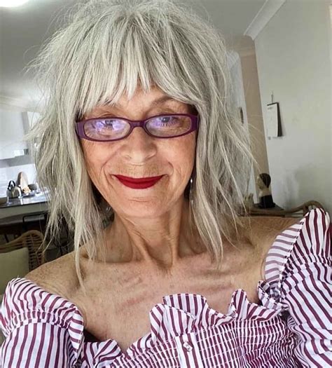23 Flattering Ways To Wear Bangs For Square Face Shapes Artofit