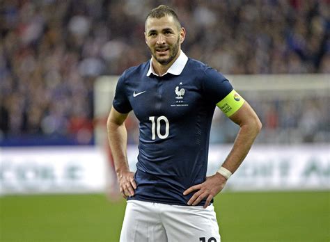 Football équipe De France Lheure De La Présélection Pour Benzema