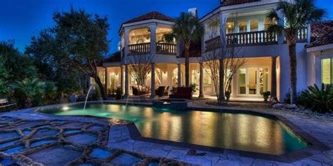 San Antonio homes with luxury pools