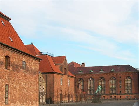 Tøjhuset Den Store Danske Lex