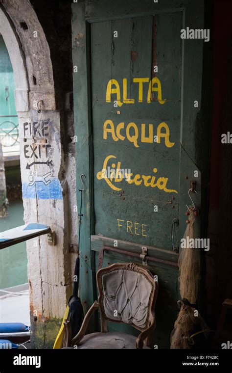 Acqua Alta Bookstore Hi Res Stock Photography And Images Alamy