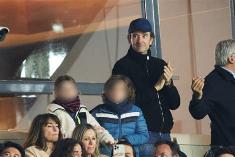 Julien Clerc Complice Avec Son Jeune Fils L Onard Rares Photos