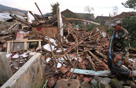 印尼56级地震已致162人死亡 遇难者大多为儿童 搜狐大视野 搜狐新闻