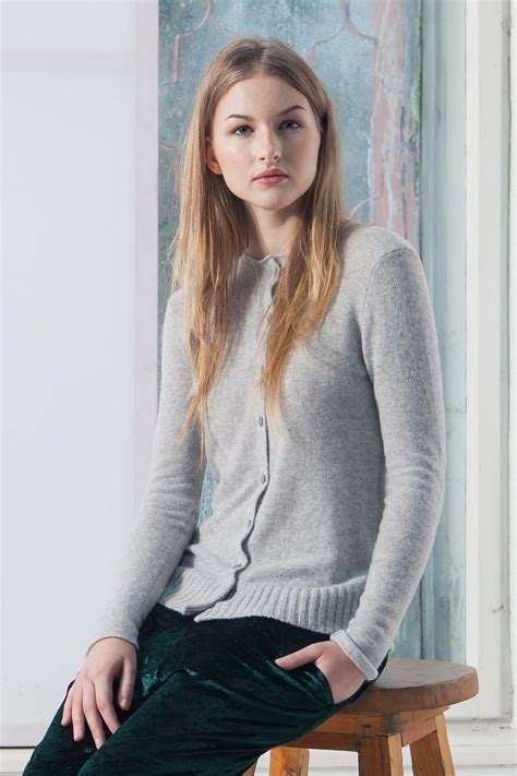 Grey Short Cashmere Cardigan HELEN Krista Elsta