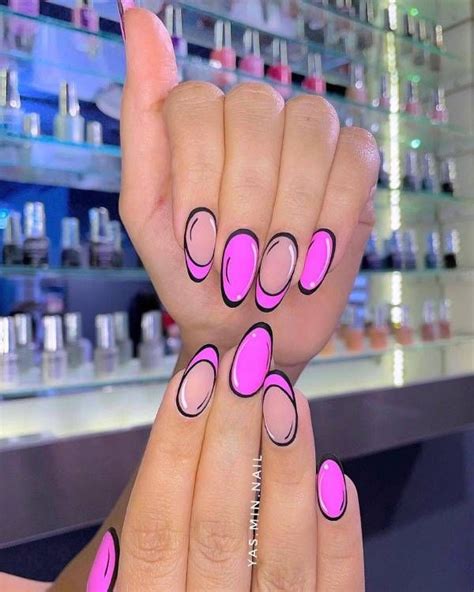 Manicura pop art la tendencia de uñas más atrevida de Tik Tok Foto 3