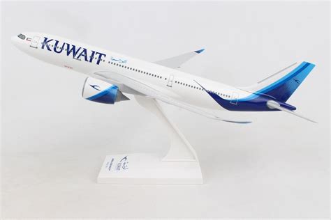 Kuwait Airbus A330 800neo With Stand By Skymarks SKR1018 Scale 1 200