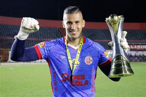 Experiente goleiro campeão da Série D reforça o JEC em 2025