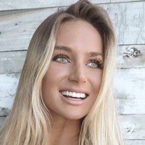 Maddie Gray (Instagram Star) - Age, Birthday, Bio, Facts, Family, Net ...