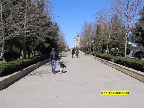 фотографии садов и скверов Баку