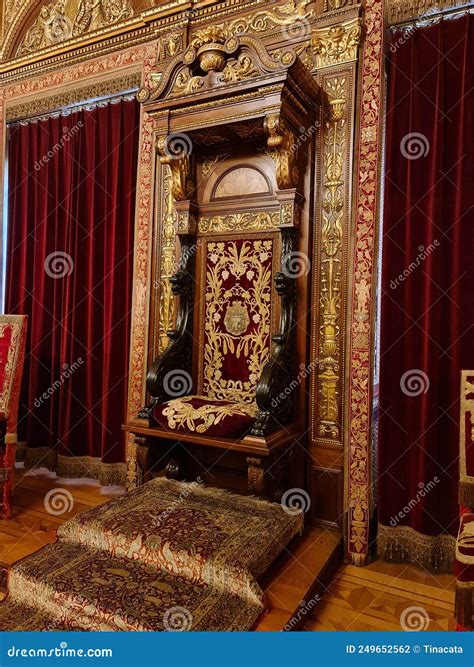 Peles Castle Interior, Romania Stock Photo - Image of chapel, carving ...