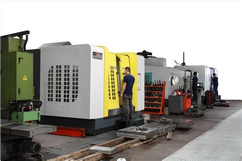 Customized Injection Pet Preform Mould With Hot Runner System Juice Mould And Water Mold