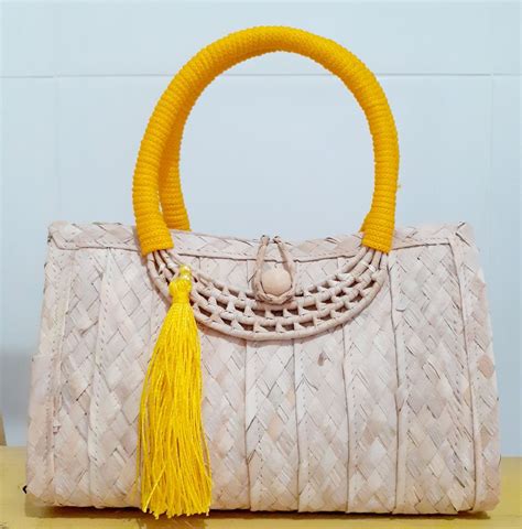 Bolsa Feminina de Praia em Palha de Carnaúba Tassel Amarelo Moda