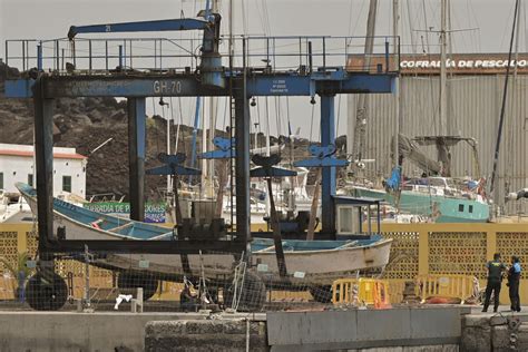 Llega A El Hierro Un Cayuco Con Personas Radio Televisi N Canaria