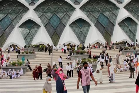 Pengunjung Wajib Tahu Ini Sejumlah Aturan Memasuki Masjid Al Jabbar