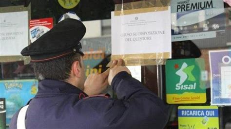 Troppi Pregiudicati Chiuso Il Bar Centrale La Nuova Venezia