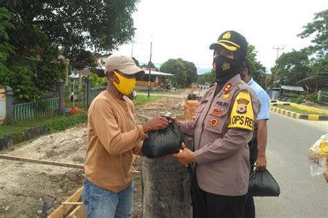 Kapolres Malteng Ajak Komunitas Ojek Perangi COVID 19 ANTARA News