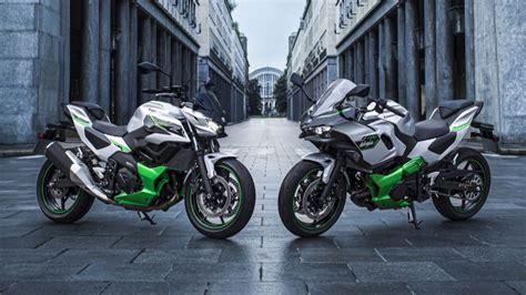 Ad EICMA Debutta La Naked Z7 Hybrid Lo Sguardo Al Futuro Di Kawasaki