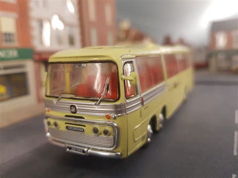 Bedford VAL 1967 Plaxton Panorama Coach Wallace Arnold 1 76 Scale Model