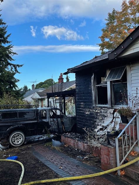 Saanich Firefighters Extinguish Early Morning Blaze Victoria Times