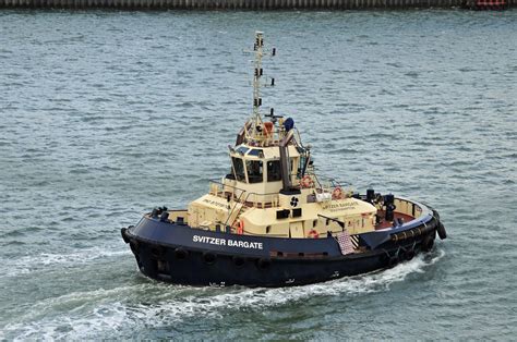 DSC1337a SVITZER BARGATE Sothampton Tug IMO 9701970