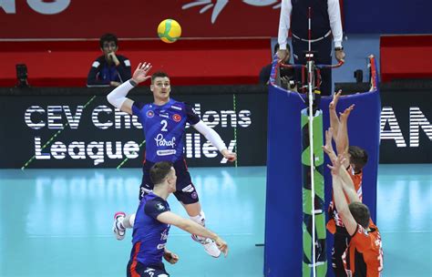 Halkbank Berlin Recyclingi Be Sette Yendi Voleybolunsesi