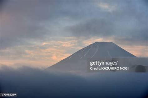 What Is The Highest Mountain In Japan Photos And Premium High Res