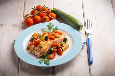 Ricetta Salmone Con Zucchine E Pomodori Agrodolce