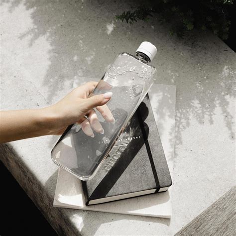 8 Amazing Flat Water Bottle For 2023 Touristsecrets