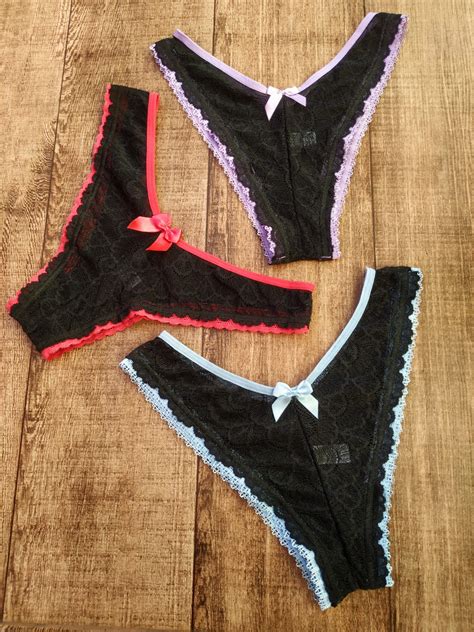 KIT Calcinha De Renda REF Tropicana Cores Sortidas Aleatoriamente Blitz Lingerie