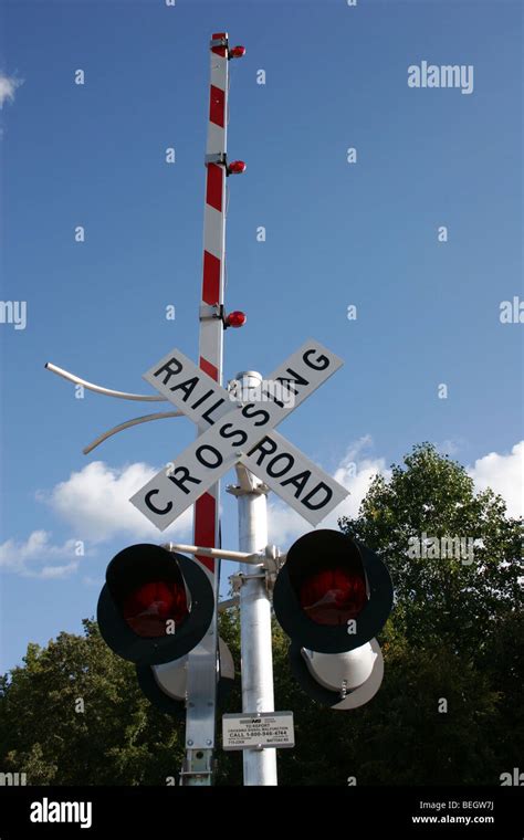 Railroad crossing signal Stock Photo - Alamy