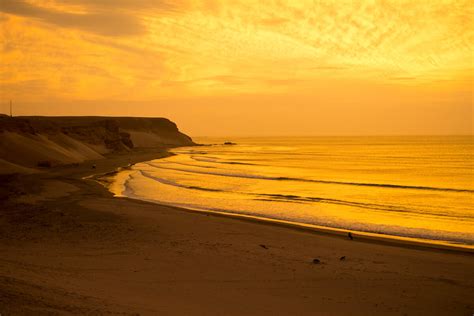 13 Most Beautiful Beach Towns In Peru For A Sun Kissed Vacation