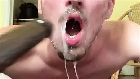 Extremes W Rgen Und Spucken Schlampige Tiefe Kehle Dildo Schwuchtel Dem Tigung Xhamster
