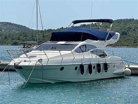 Used Azimut Topboats