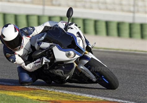 BMW HP4 arriva una S1000RR ancora più prestante News Moto it