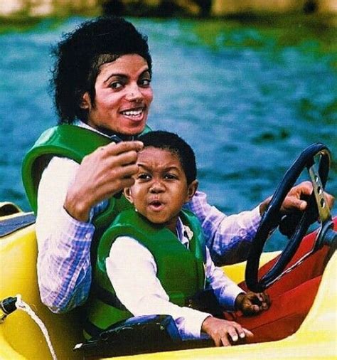 Michael Jackson and Emmanuel Lewis | Michael jackson thriller, Emmanuel lewis, Michael jackson bad