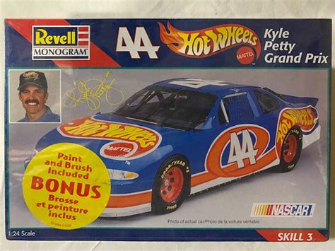 Revell 44 Hot Wheels Kyle Petty Grand Prix Model Kit Etsy