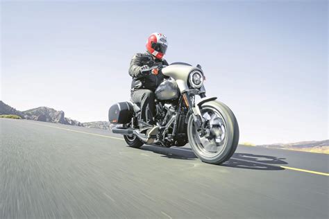 HARLEY-DAVIDSON SPORT GLIDE (2018 - on) Review | MCN