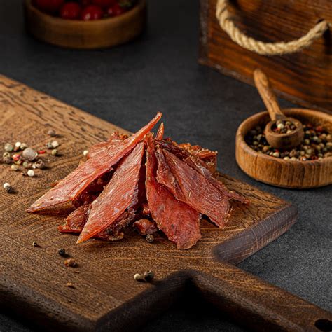 Снеки сыровяленые колбаски из мяса курицы 250 грамм Классические жгуты ...
