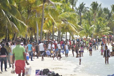 Turismo Entreg Playas Y Balnearios Limpios Para La Sana Diversi N En