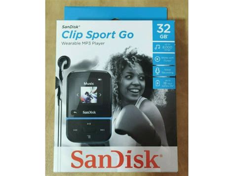 SanDisk Clip Sport Go 32GB Blue MP3 Player LCD Screen FM RADIO Voice