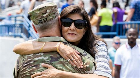 Nikki Haley blows kiss to husband at his National Guard deployment ...