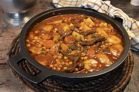 Guiso De Carne Con Garbanzos Y Patatas COCINA TRADICIONAL La Cocina