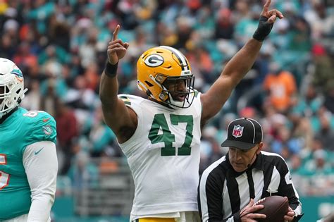 Packers Re Sign Olb Justin Hollins To 1 Year Deal Per Report Acme