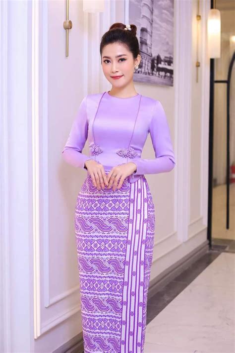 Pin By Theim Soe On Myanmar Outfit Myanmar Dress Design Myanmar