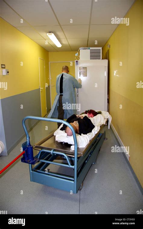 MORTUARY ROOM Stock Photo Alamy