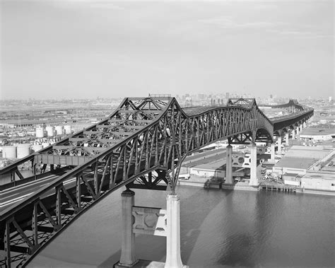 Skybridge over Newark, New Jersey image - Free stock photo - Public ...