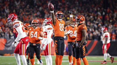 Burrow Tops Mahomes Again Rallies Bengals Past Chiefs 27 24